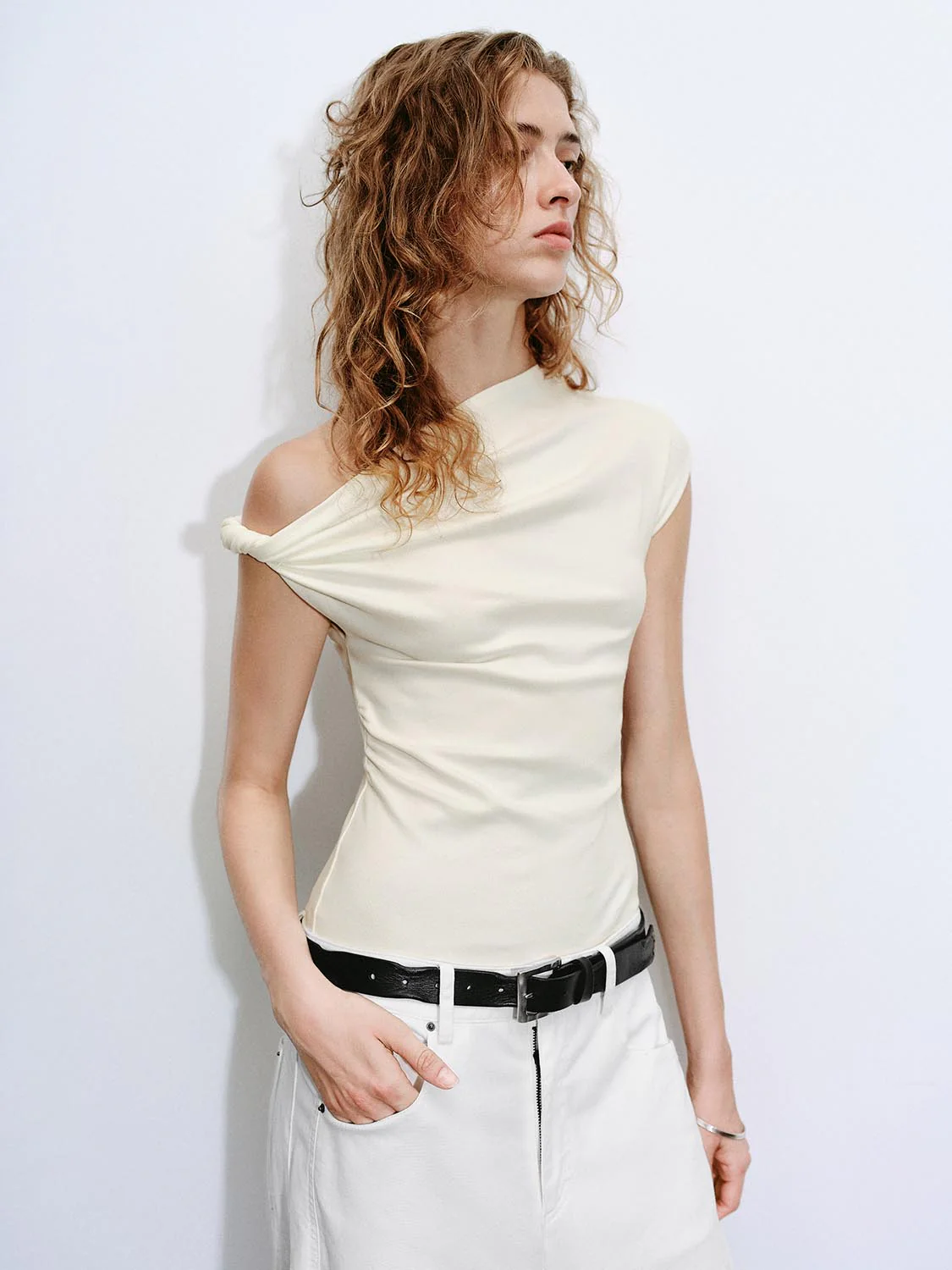 One Shoulder Ruched Capped Sleeve T-Shirts - Image 17