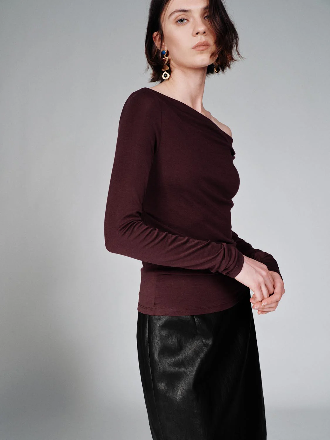 One Shoulder Ruched Long Sleeve T-Shirts - Image 2