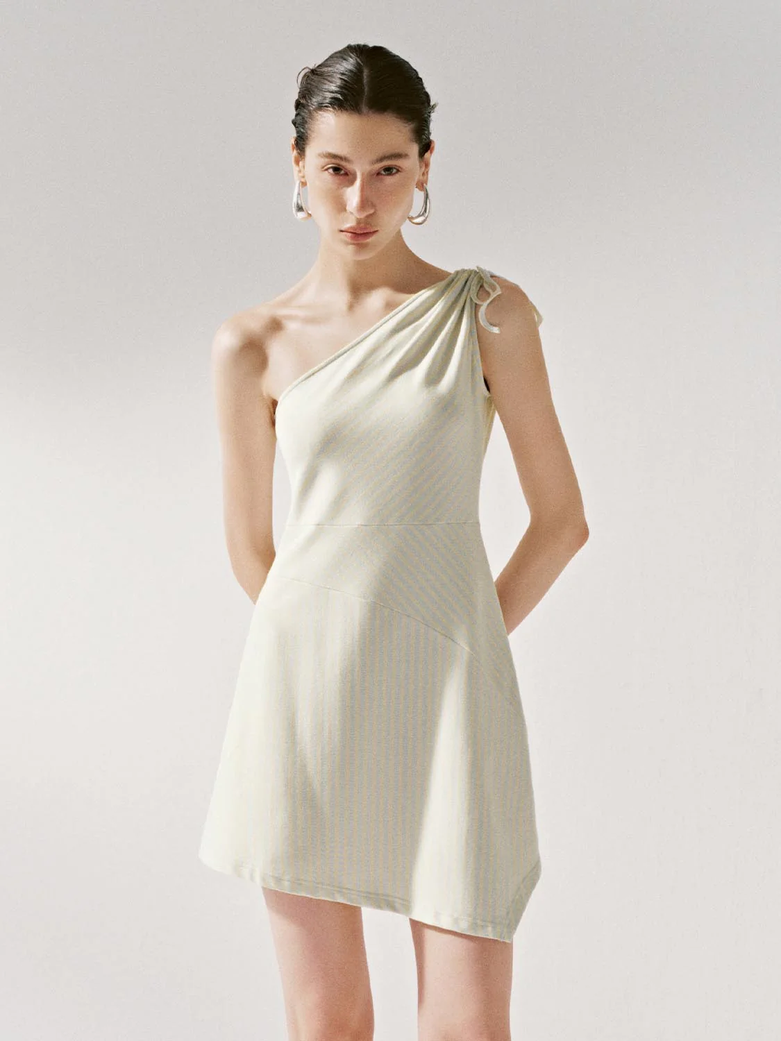 One Shoulder Skinny-Fit Dresses