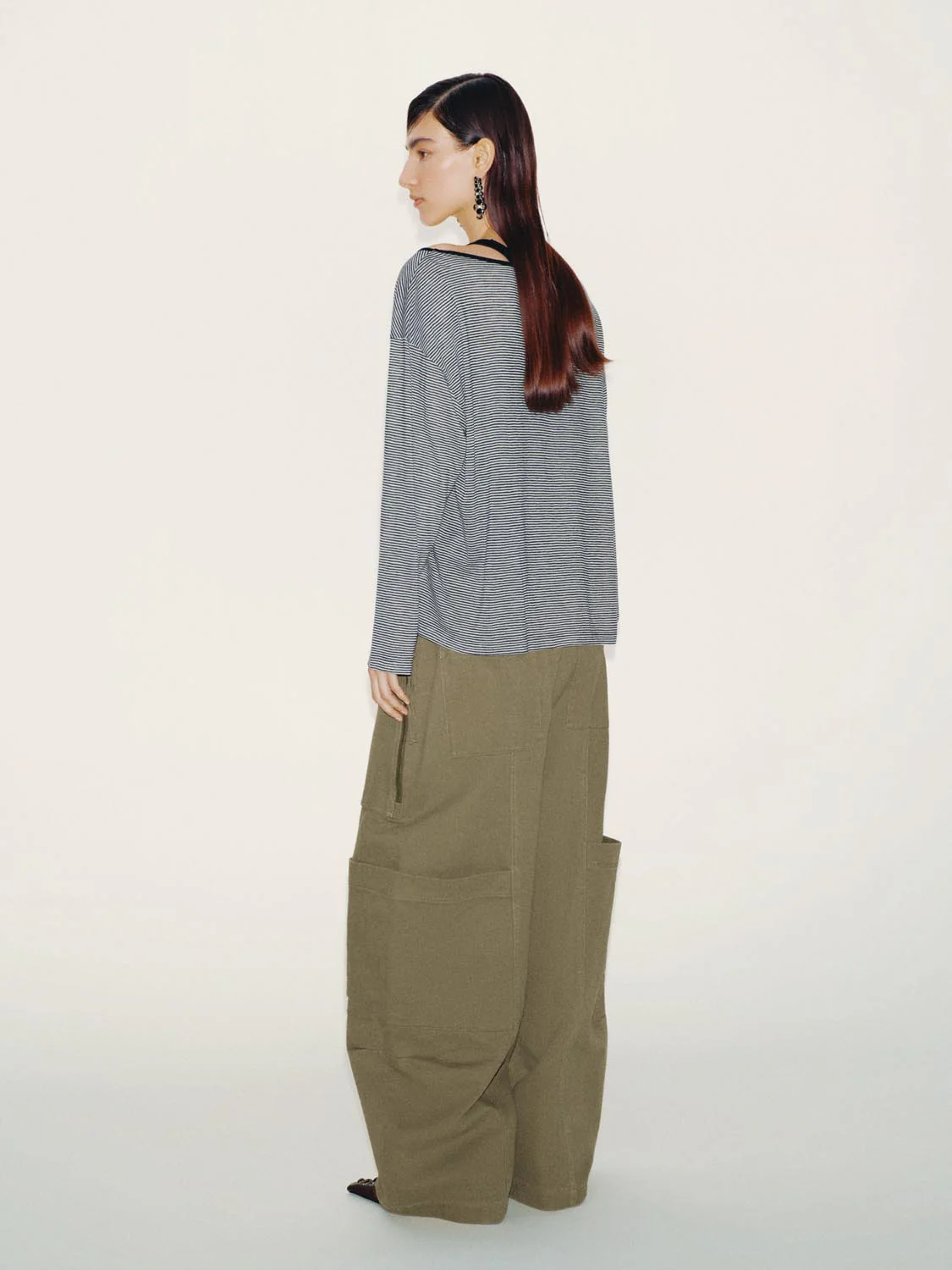 Oversized Cargo Tapered Pants - Image 4
