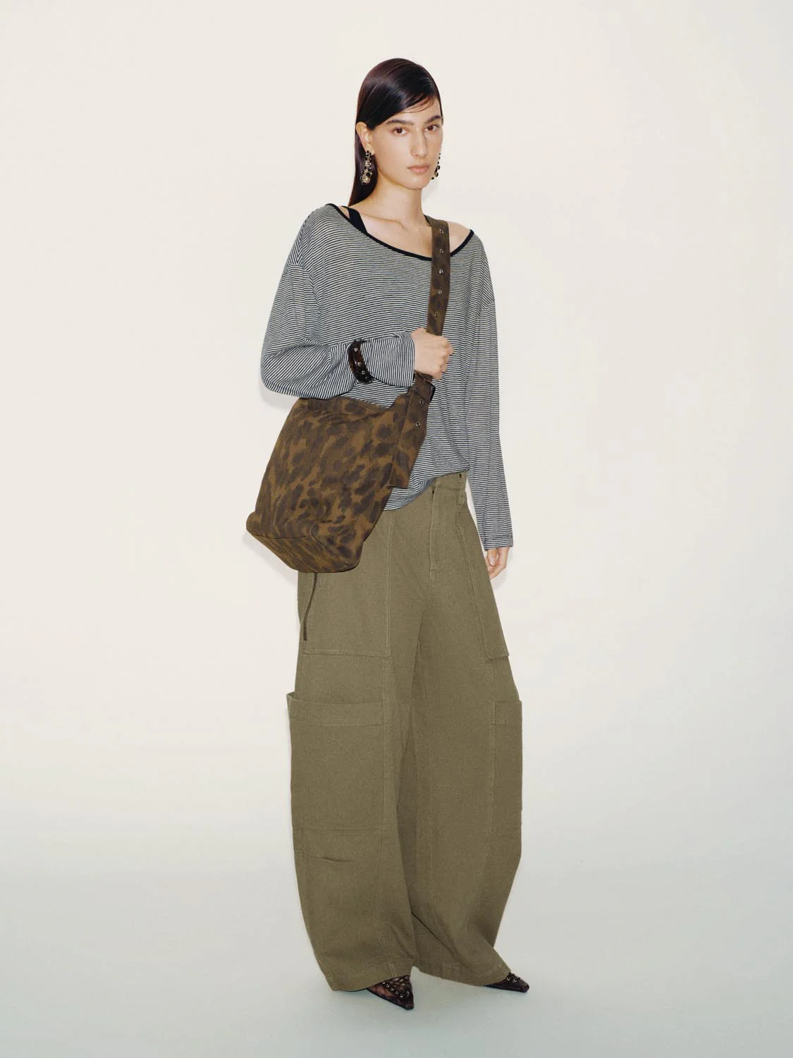 Oversized Cargo Tapered Pants - Image 7