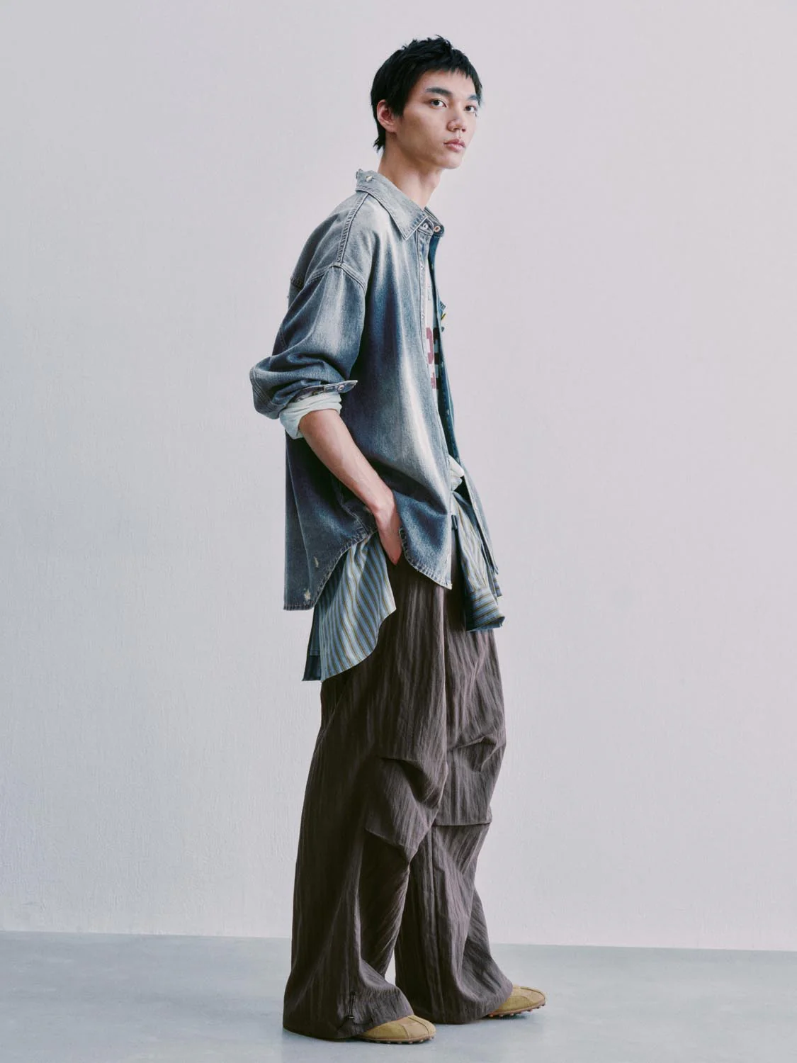 Patch Pocket Loose-Fit Washed Denim Shirts - Image 5
