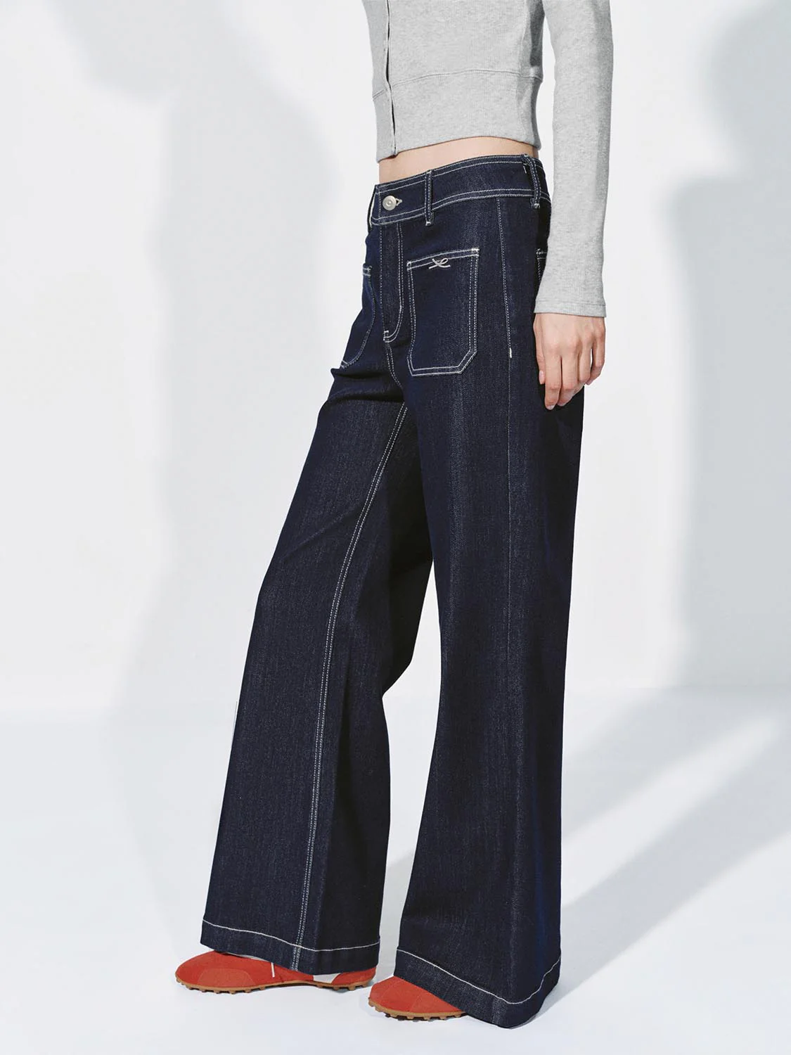 Patch Pockets Flare Leg Jeans - Image 3