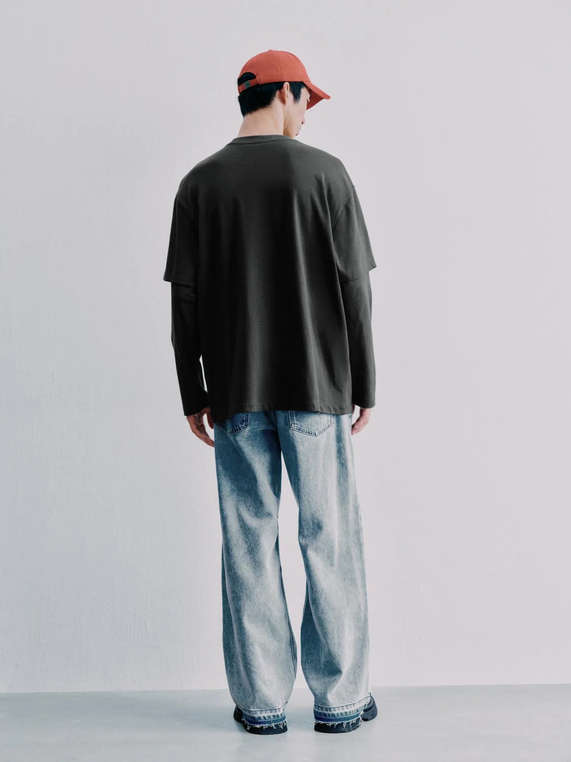 Pleated Straight Leg Jeans - Image 4