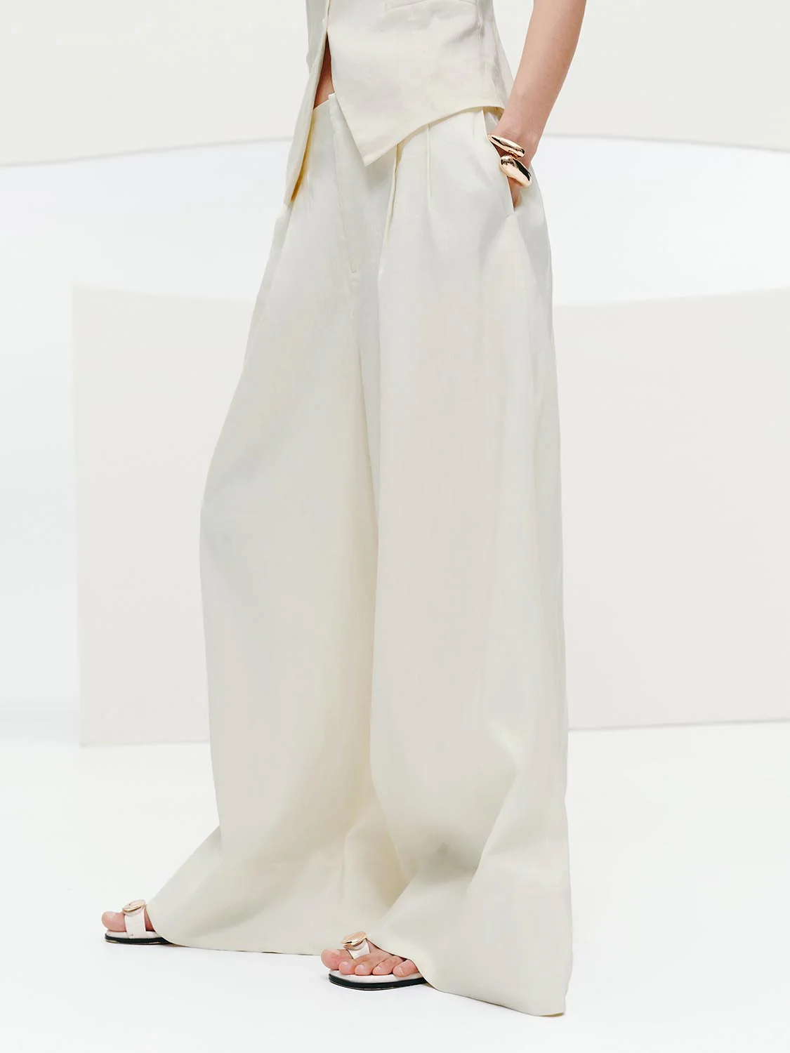 Pleated Wide Leg Pants - Image 9