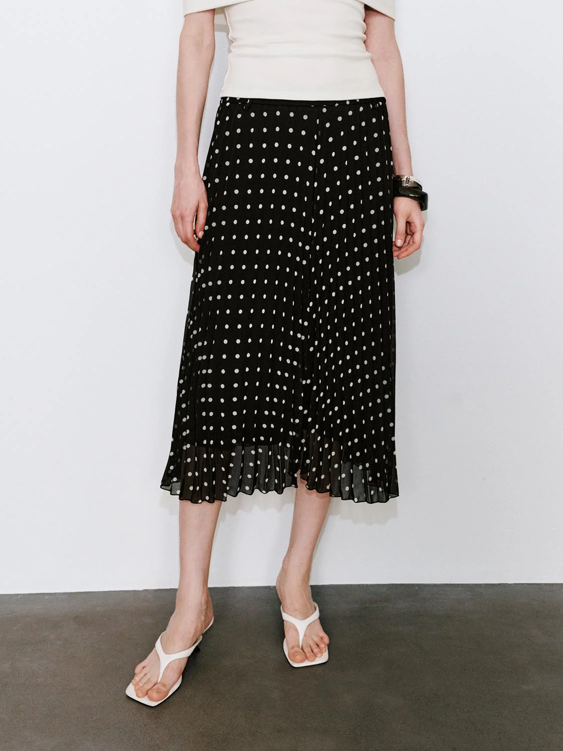 Polka Dotted Pull On A-Line Midi Skirts - Image 4