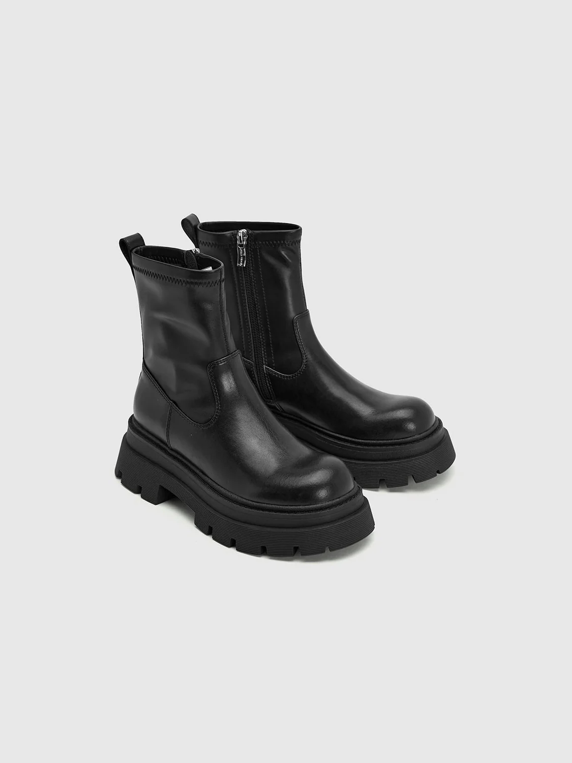 Round Toe Boots