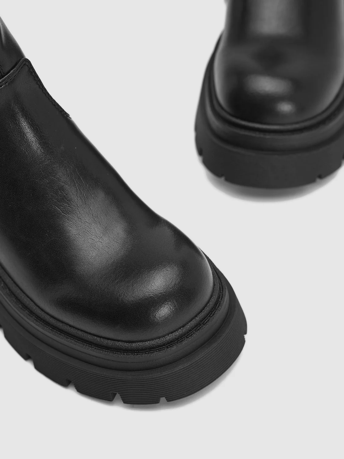 Round Toe Boots - Image 6
