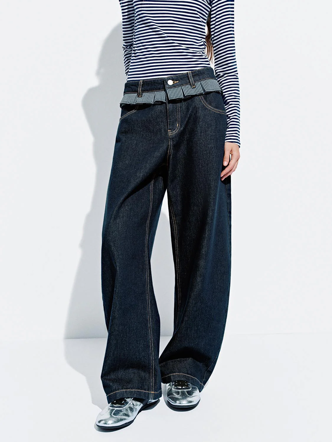 Ruffle Trim Barrel Leg Jeans - Image 9
