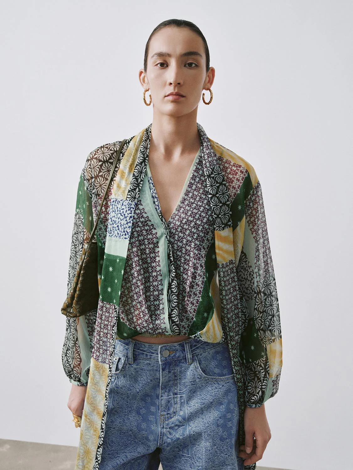 Scarf Neck Contrast Spliced Overhead Shirts
