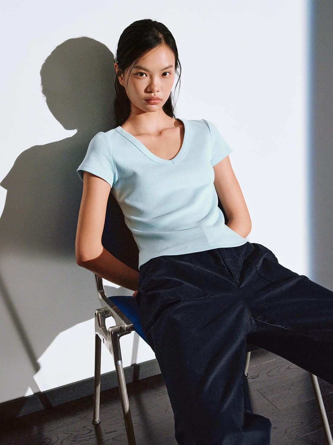 Scoop Neck Cropped Skinny Fit T-Shirts