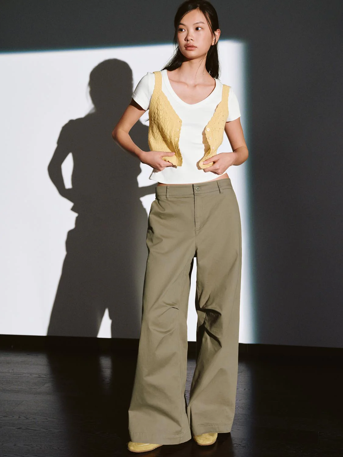 Scoop Neck Cropped Skinny Fit T-Shirts - Image 28