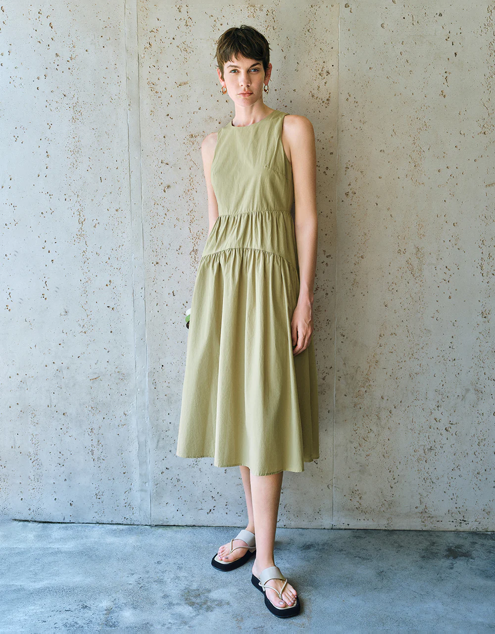 Sleeveless Crew Neck A-Line Dress - Image 17