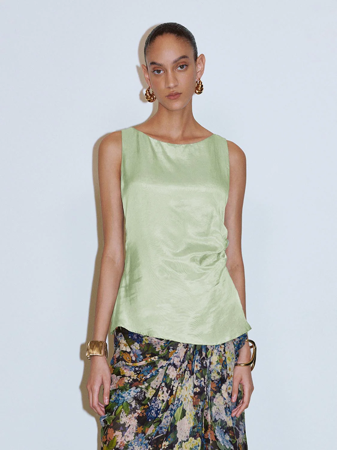 Sleeveless Overhead Shirt - Image 19