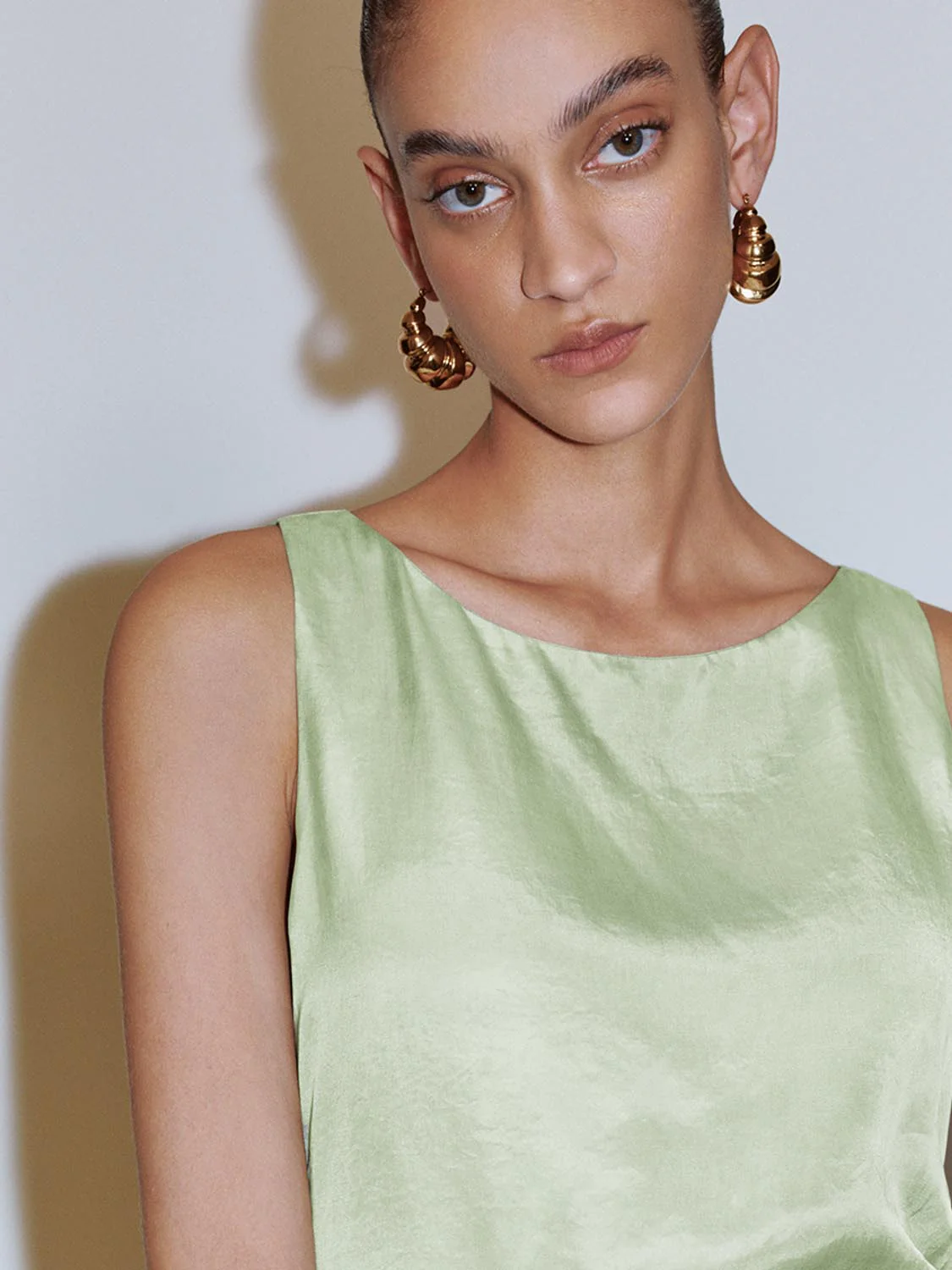 Sleeveless Overhead Shirt - Image 3
