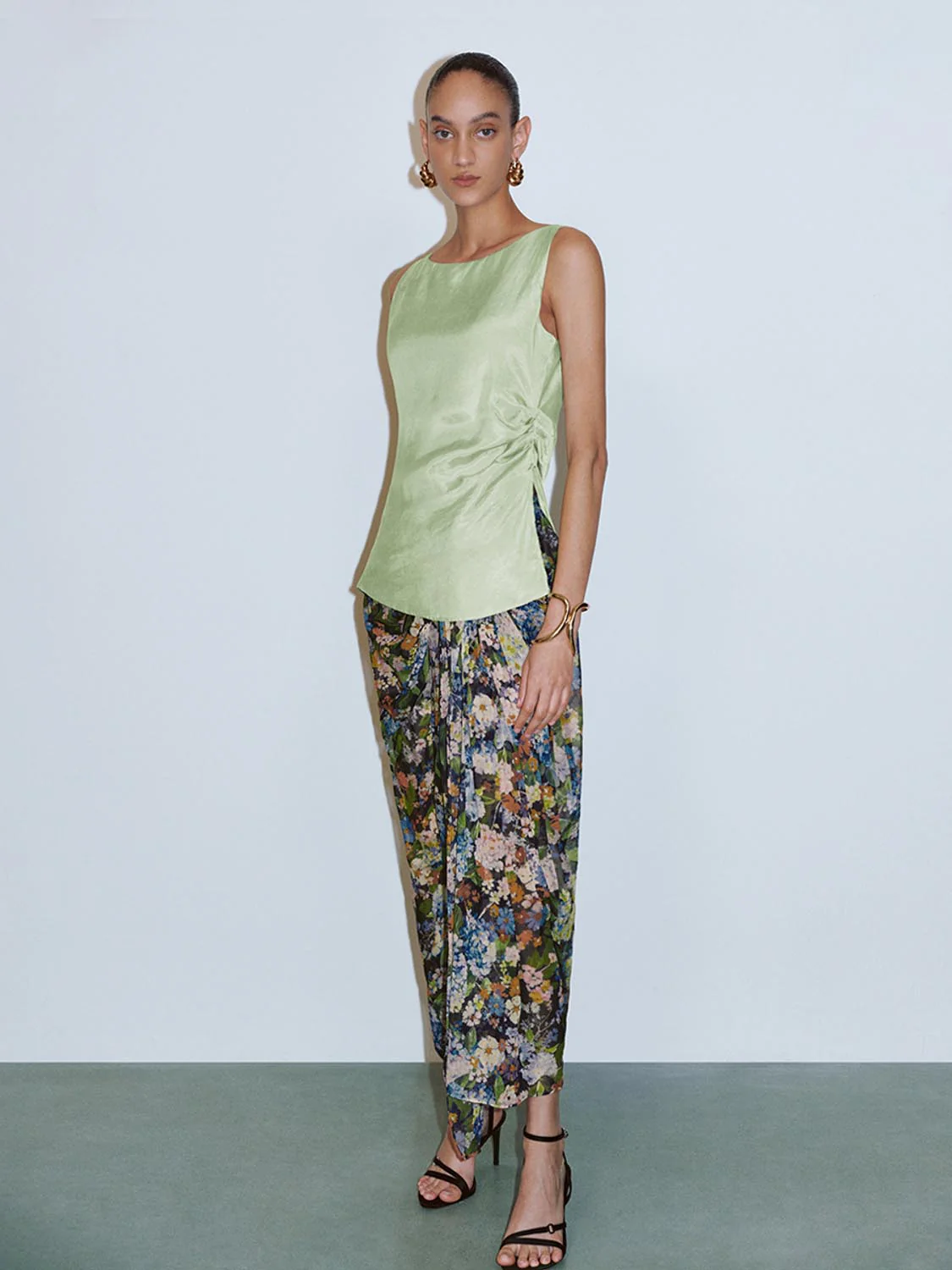 Sleeveless Overhead Shirt - Image 4