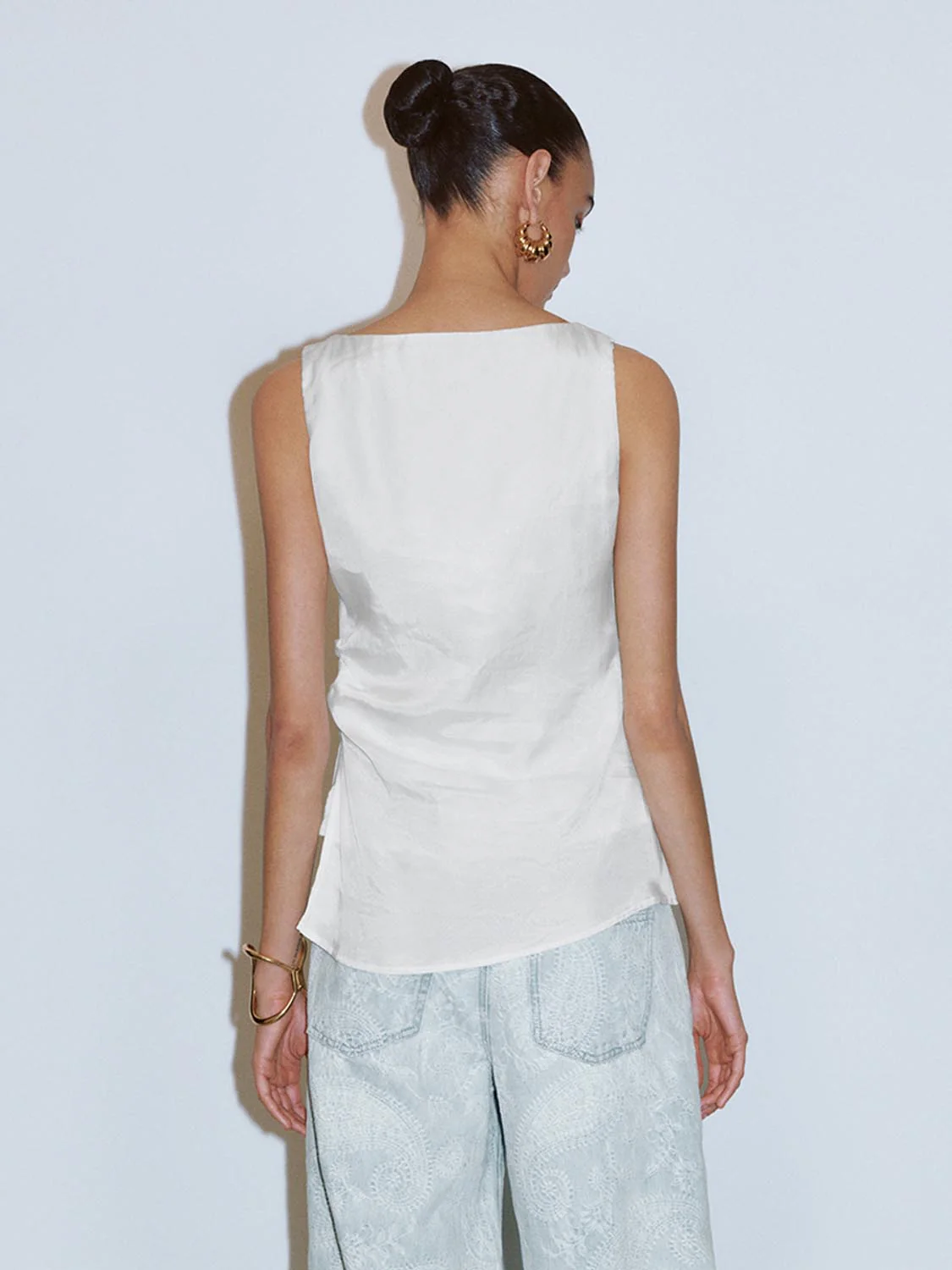 Sleeveless Overhead Shirt - Image 8