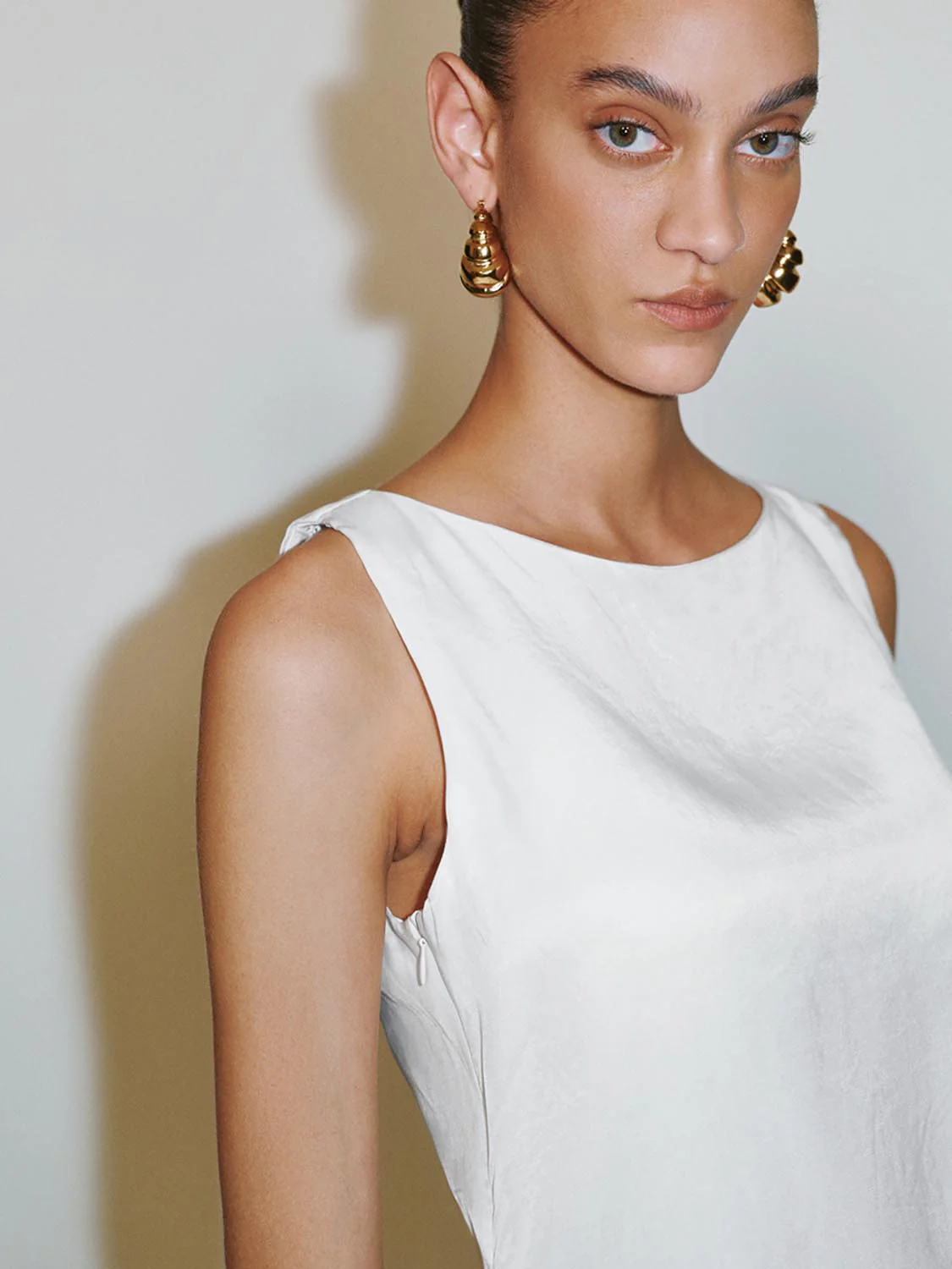 Sleeveless Overhead Shirt - Image 9