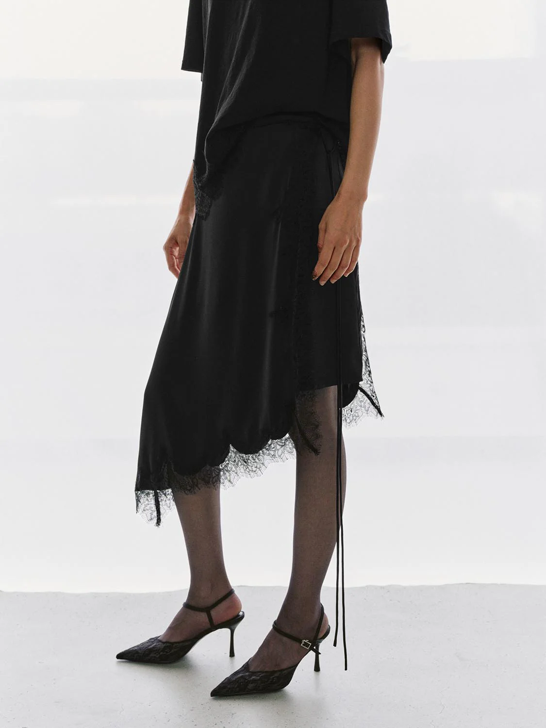 String Detail Asymmetric Lace Trim A-Line Midi Skirts - Image 3