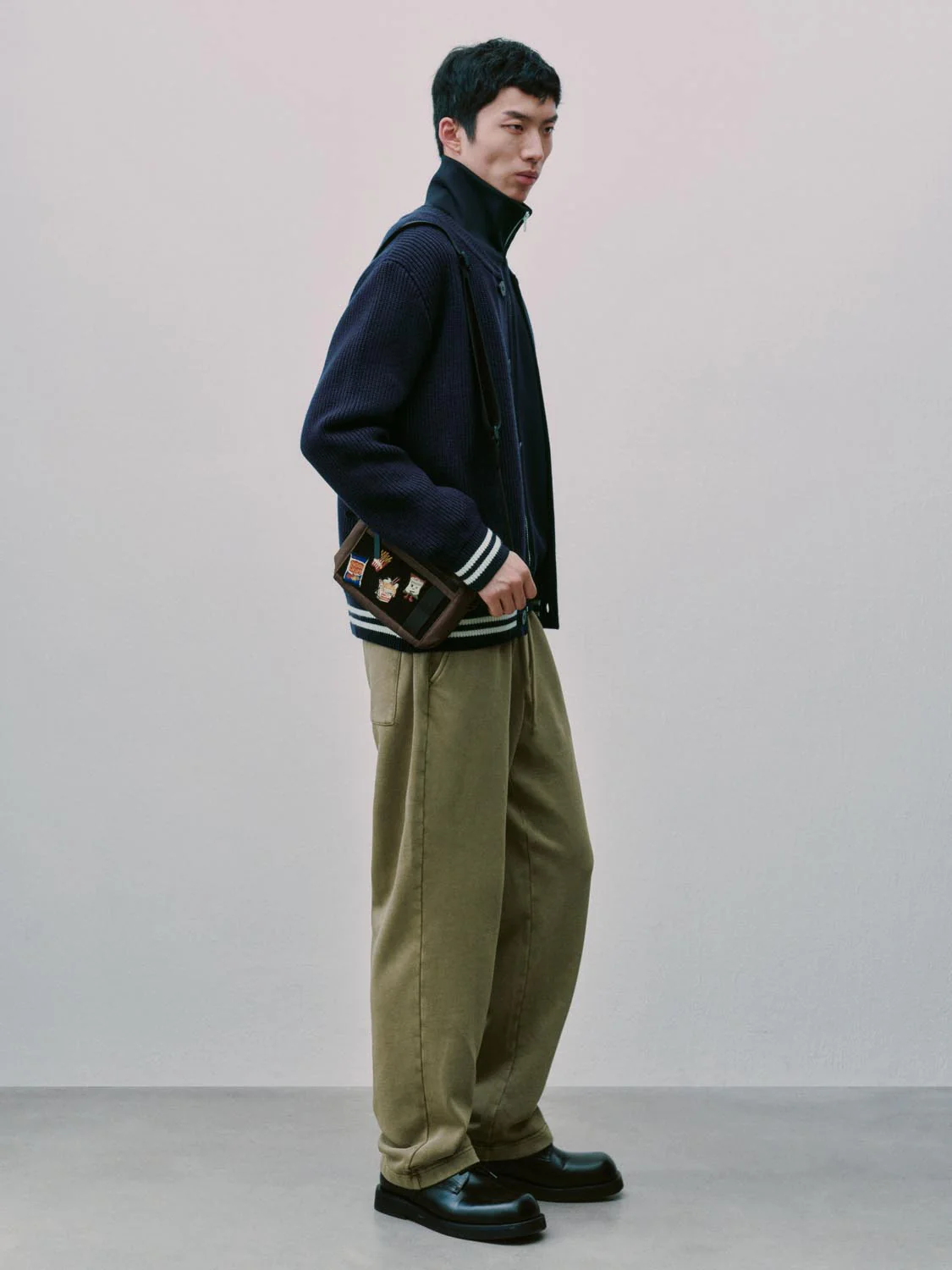 Striped Trim Crew Neck Knitted Cardigan - Image 5