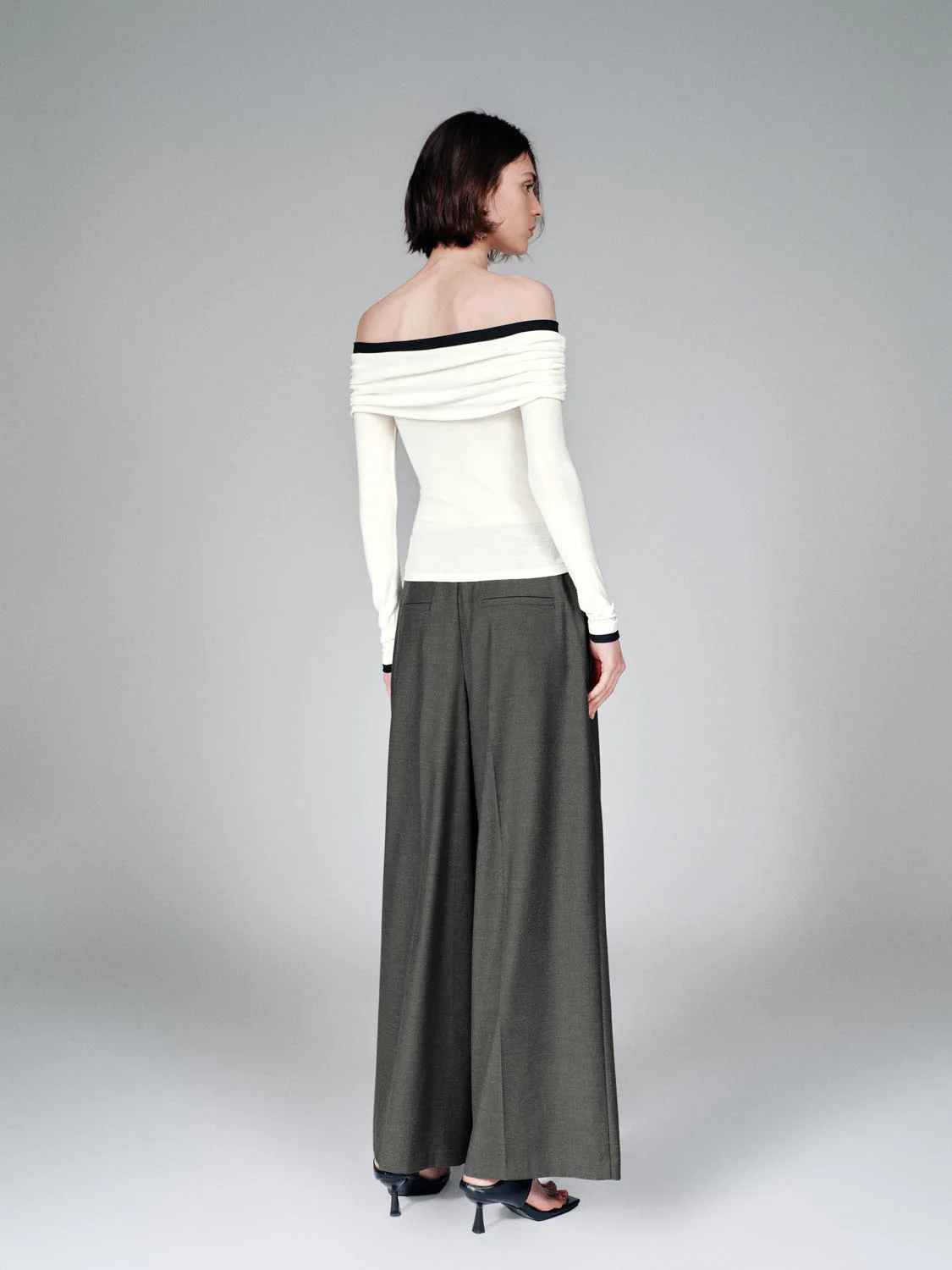 Tailored Pleated Wide Leg Pants - Image 4