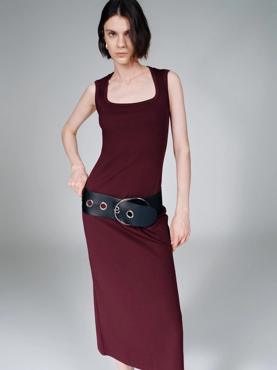 U-Neck Sleeveless Skinny-Fit Midi Dresses - Image 3