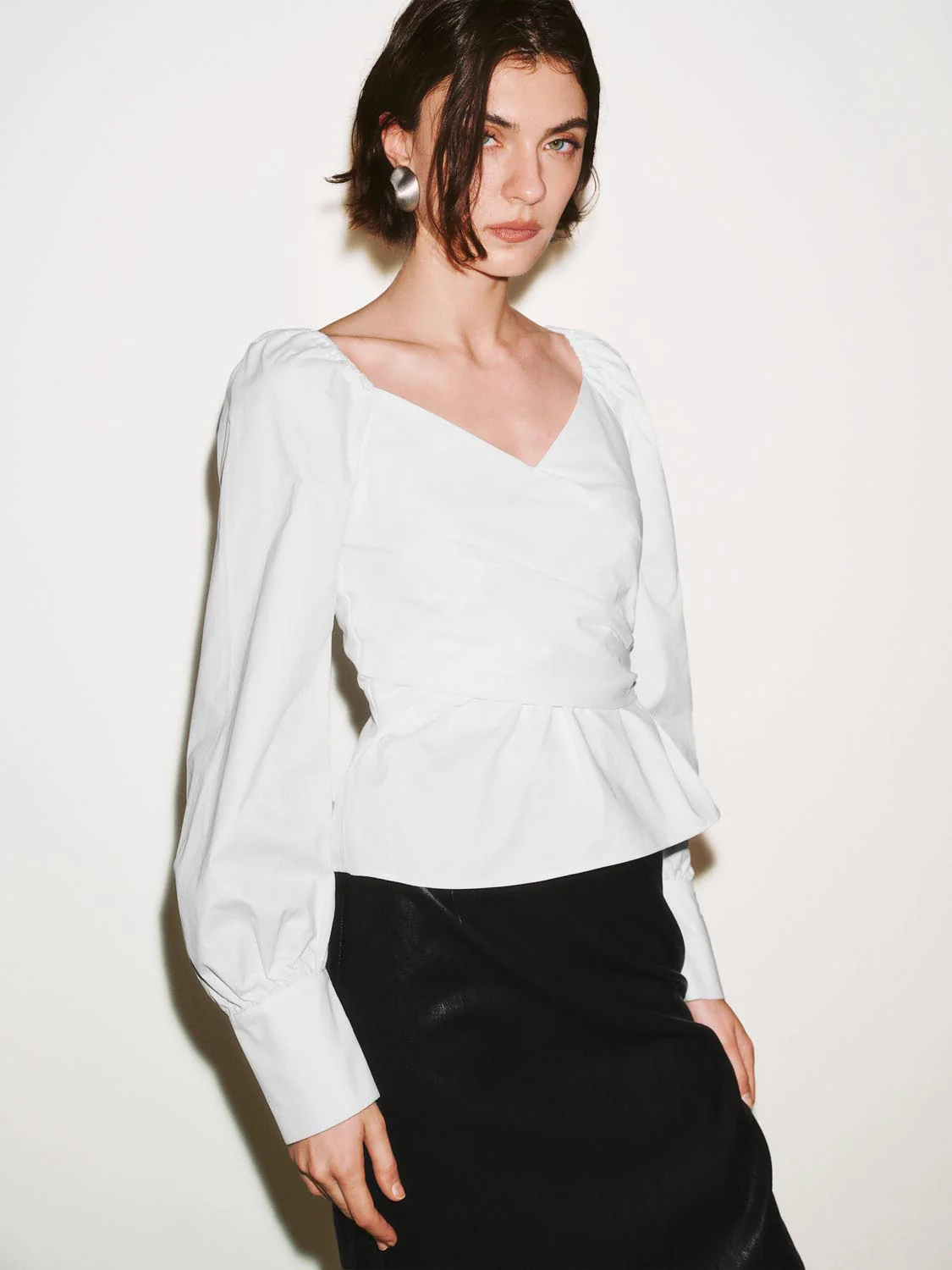 V-Neck Balloon Sleeve Overhead Shirts - Image 2