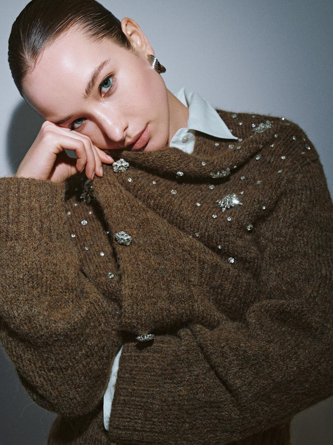 V-Neck Embellished Knitted Cardigans - Image 3