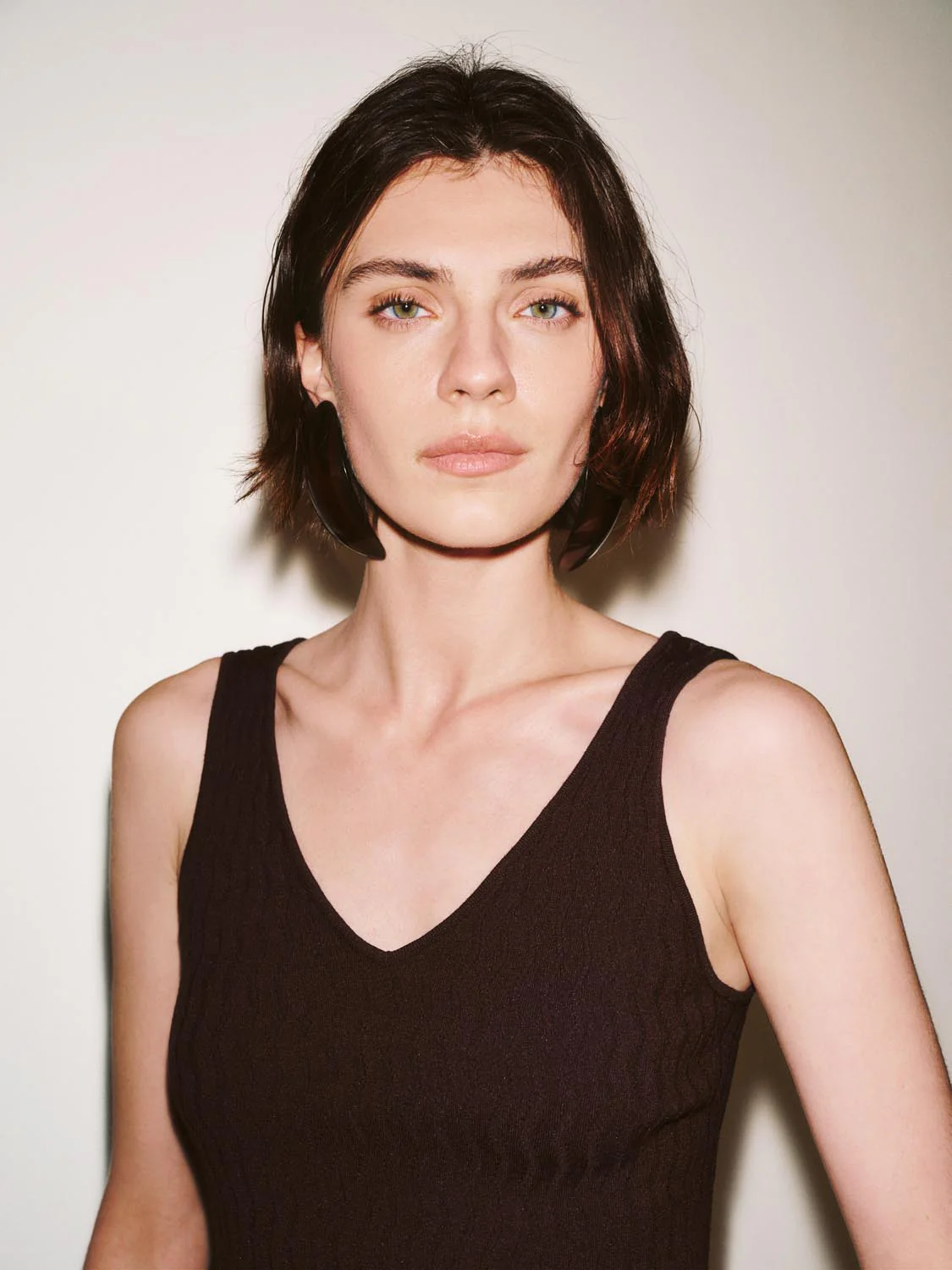 V-Neck Sleeveless Knitted T-Shirts - Image 3