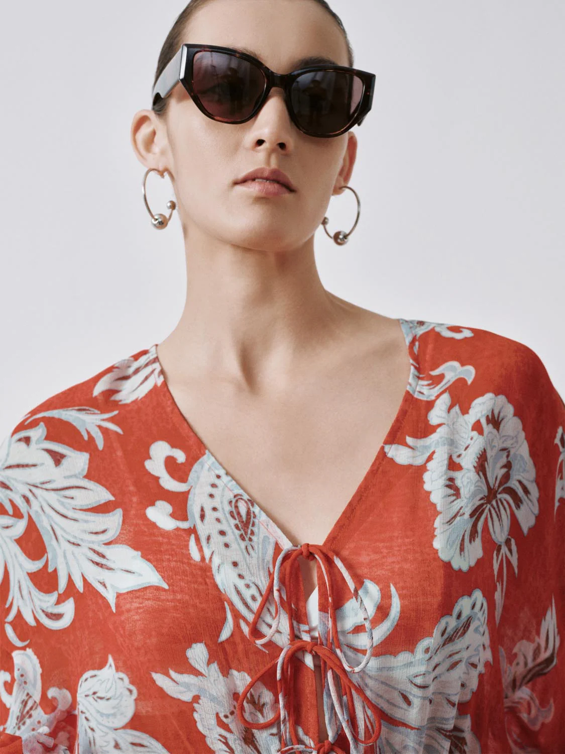 V-Neck Tie Detail Floral Intarsia Overhead Shirts - Image 3
