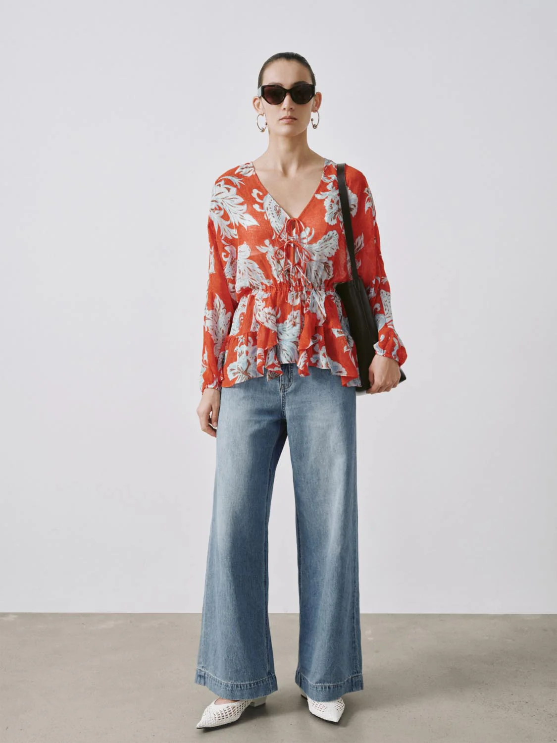 V-Neck Tie Detail Floral Intarsia Overhead Shirts - Image 4